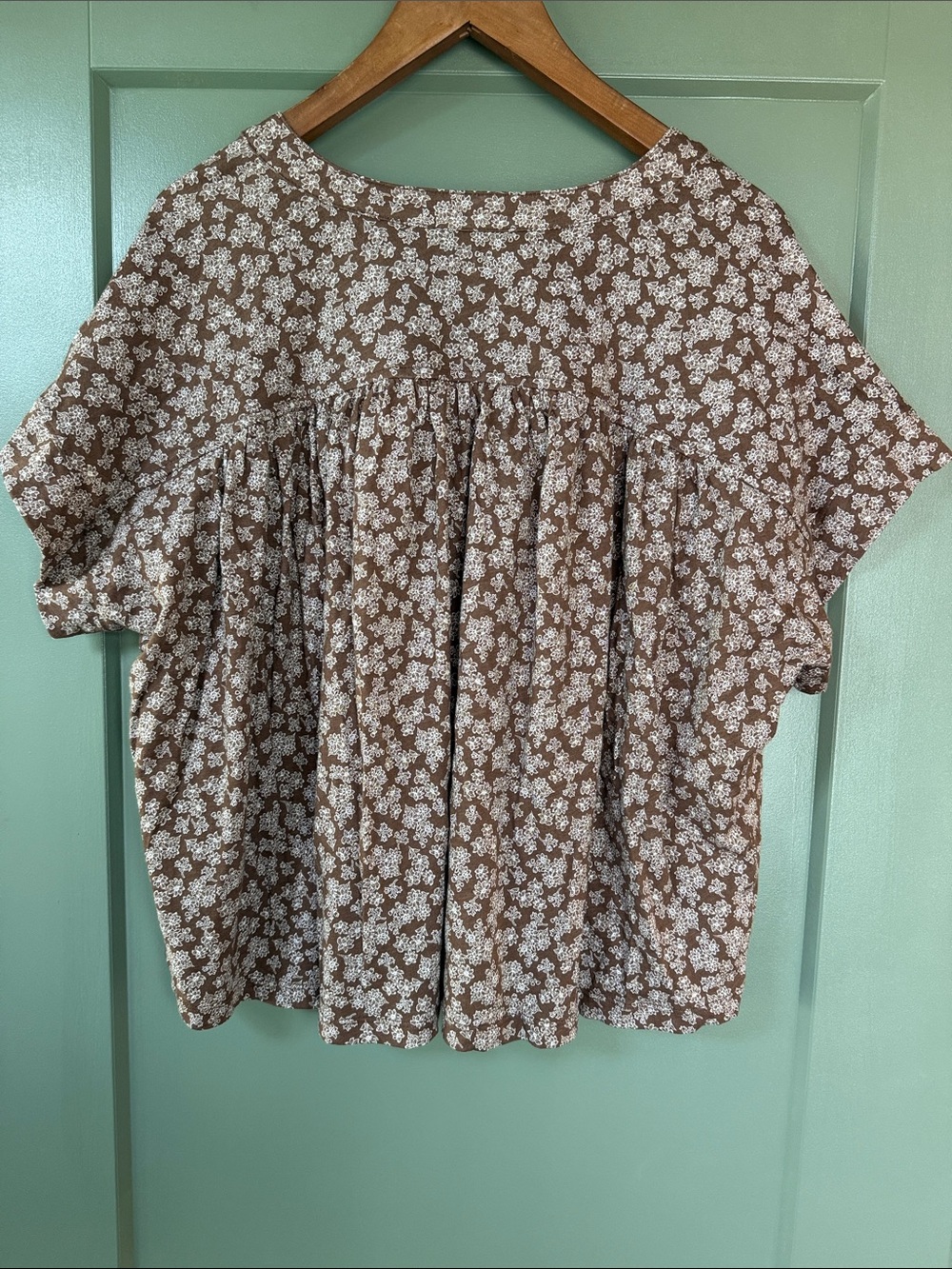 LOFT Brown Floral Split Neck Top - NWT - Picture 7 of 9